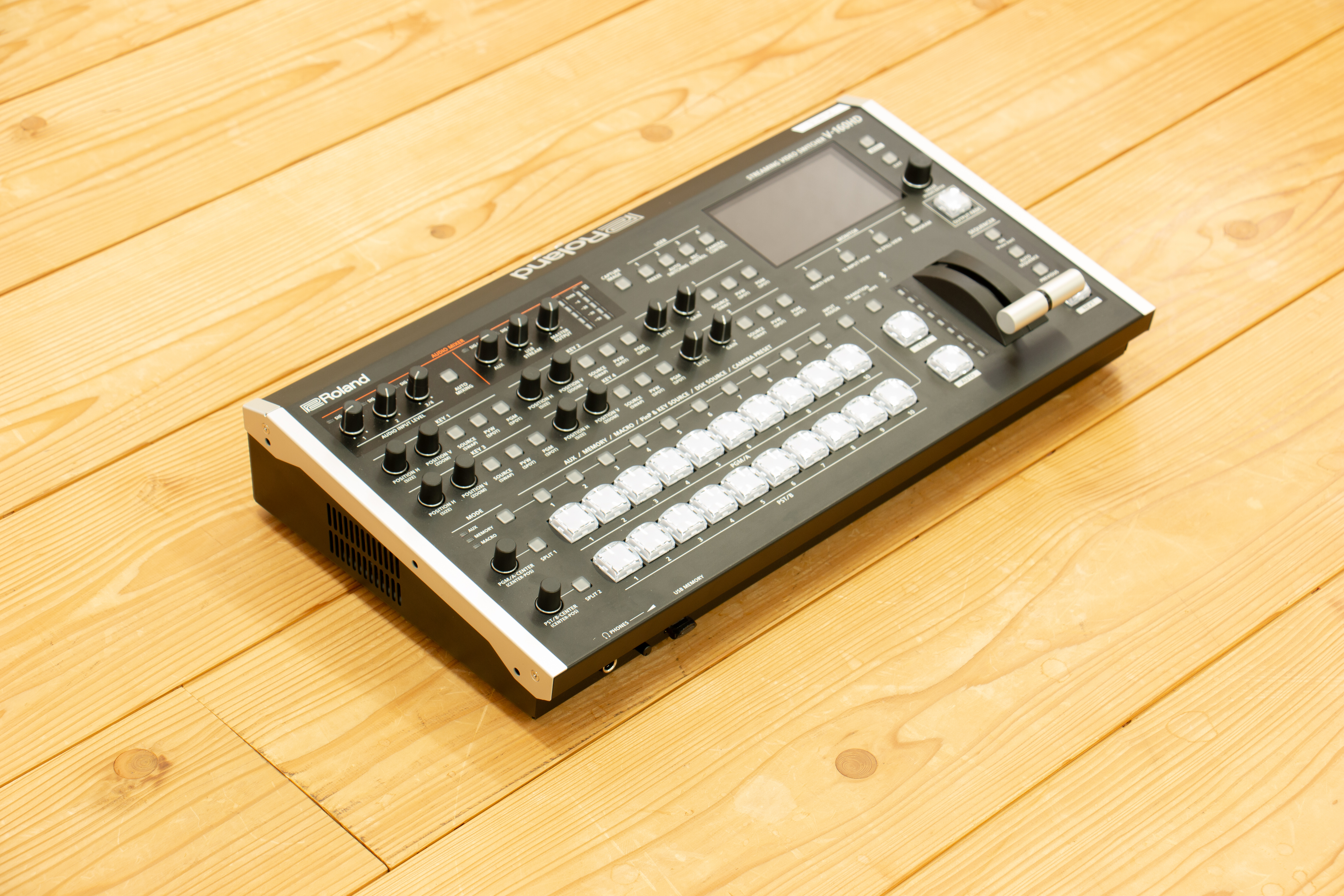 Roland V-160HD